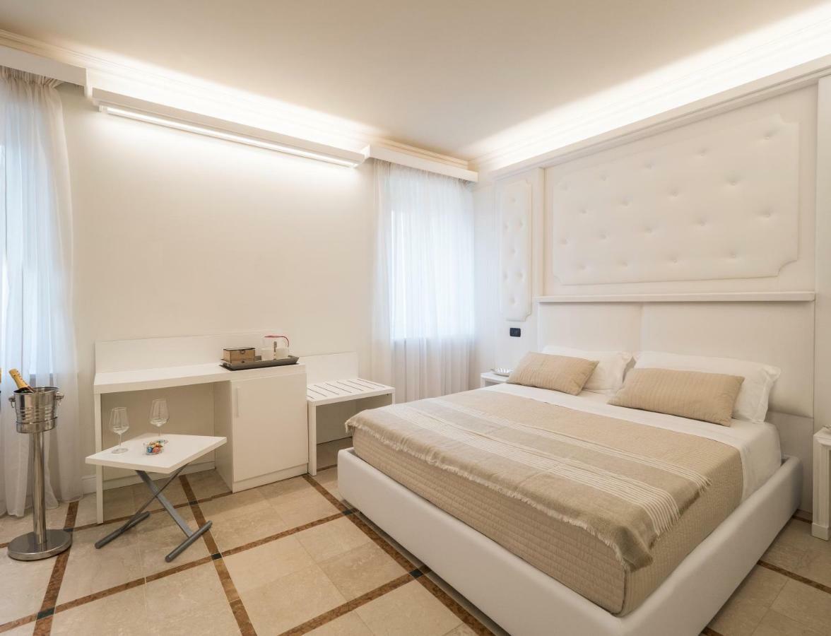 Opera Arte Rooms 雷卡纳蒂港 外观 照片